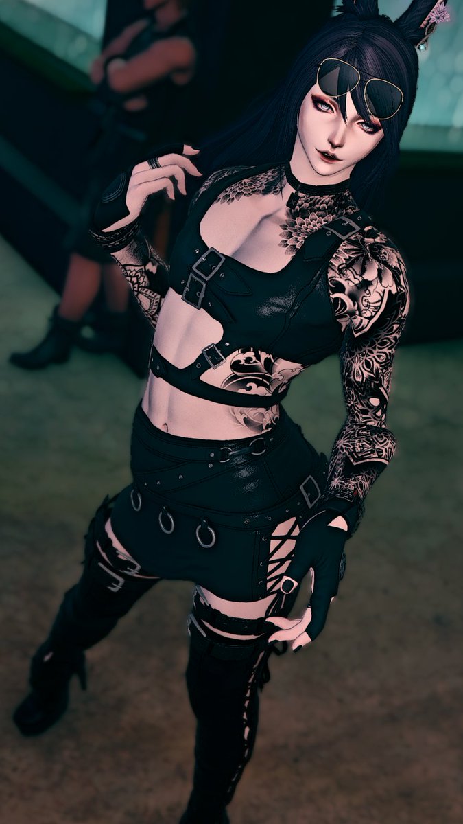 Tsukiyaki_'s tweet photo. Quick outfit snap from goth night #TheLionsDenFFXIV #TLDFFXIV https://t.co/KpUJfGV3lE