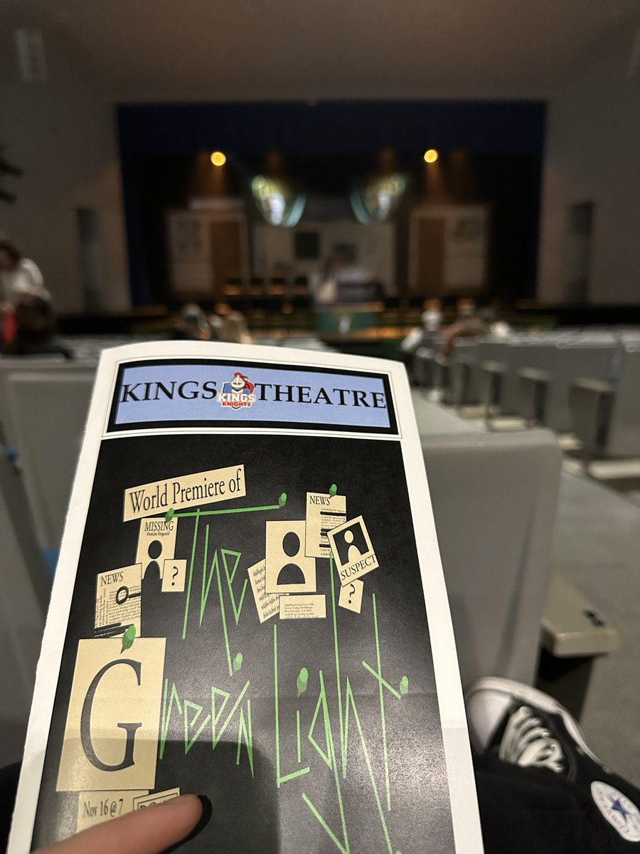 JuliaMathCavitt's tweet photo. Got a chance to catch the last showing of @Kings_HS play! The students did an outstanding job as always! The Green Light was a great way to end my Saturday #StrongerTogether @kings_theatre https://t.co/bGzoMn6YUO