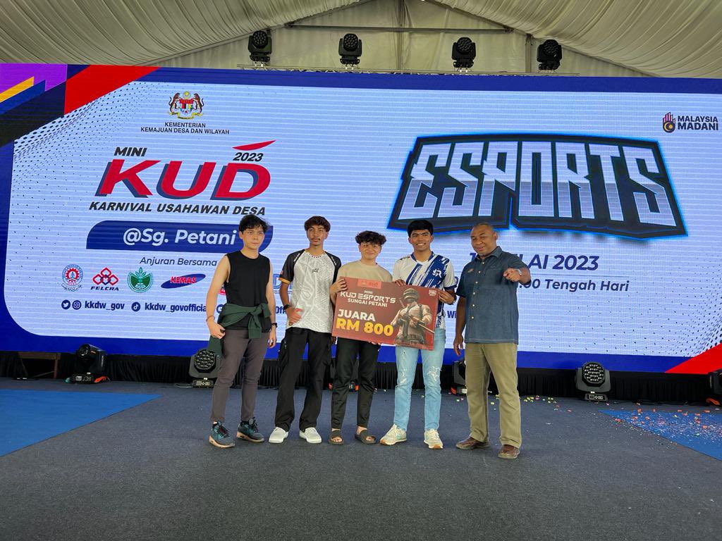 SenawangTV's tweet photo. KUD ESPORT PUTRAJAYA 2023 🏆🎮🇲🇾 

Waghih yang handal esport dijemput join KUD Esport di Putrajaya.

Hadiah terkumpul sehingga RM5000

🔺MLBB - RM2000
🔺PUGM - RM2000
🔺FIFA23 PS5 - RM1000

Link - https://t.co/zNE61S9Nws

📍Anjung Flora Presint 4 Putrajaya
📅25 &amp; 26 November 2023 https://t.co/ugrwCgUN94