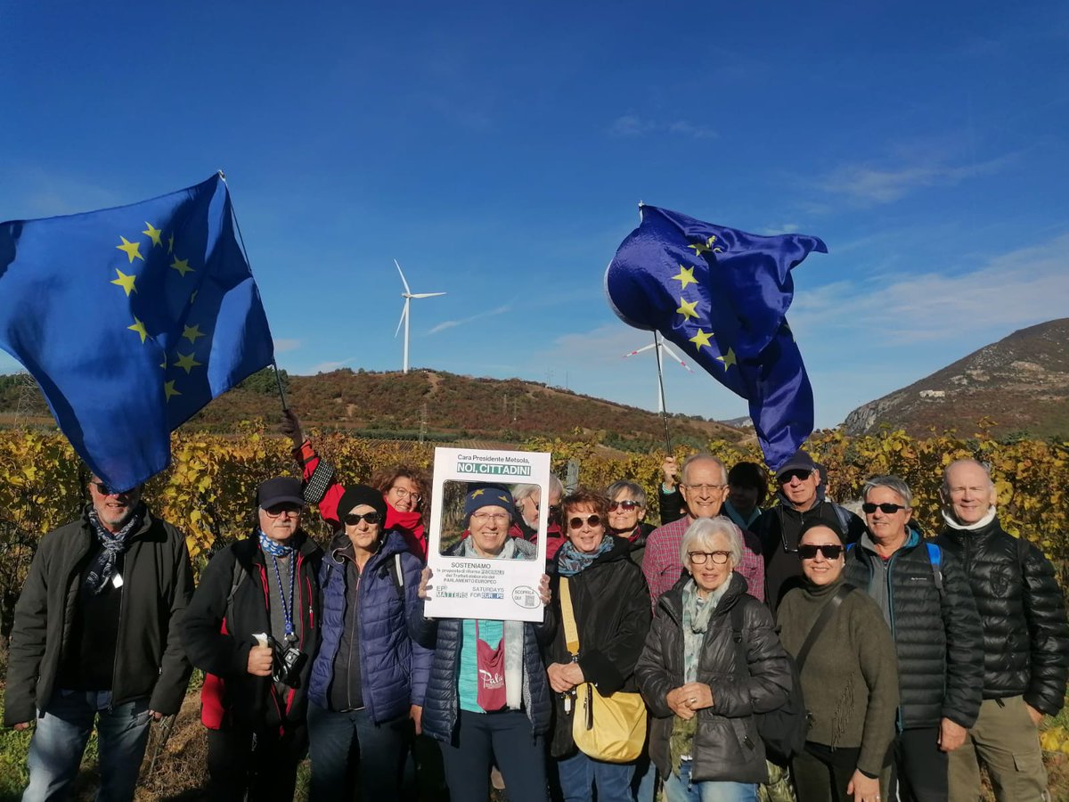MValpolicella's tweet photo. Il MFE Valpolicella al parco eolico di Rivoli https://t.co/mWefR4F6pF per un'Europa federale, sovrana e democratica. @EP_President Noi Cittadini sosteniamo la proposta di riforma federale dei Trattati elaborata dal @Europarl_IT
#SaturdaysForEurope #Metsola #TreatyReformNOW https://t.co/BFNtd7Js0F