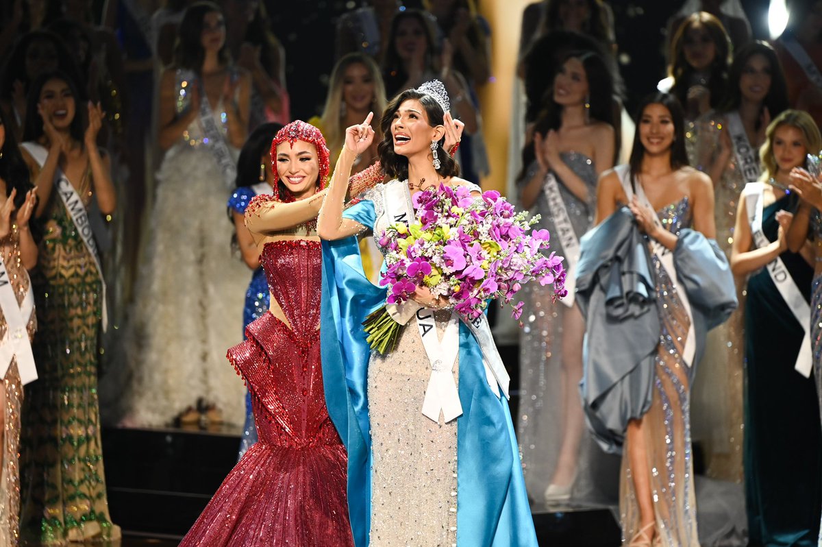 MissUniverse tweet picture