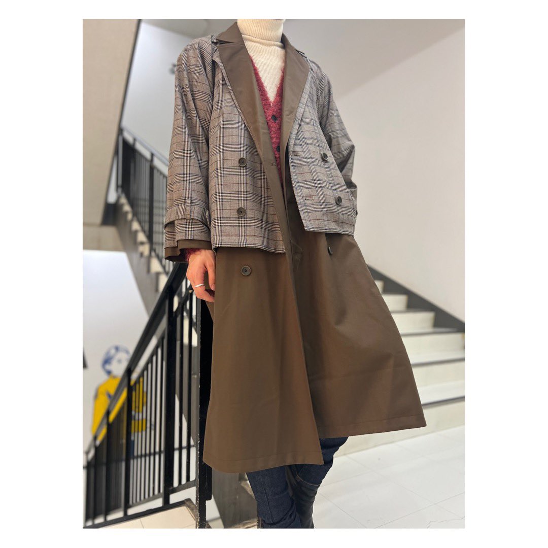 BAFNxN's tweet photo. 〜NEWTRAL TOKYO/NO ID.〜

2023 A/W collection✨
【ダブルブレストレイヤードBIGロングコート】
color： CHECK/size：ONE/price：¥41,800(tax in)

コートにカーディガンは鉄板の組み合わせ👕✨️
奥行きのあるレイヤードコートにカーディガンを仕込んで、さらに奥行きを出すスタイリング https://t.co/wjOPmVmigi