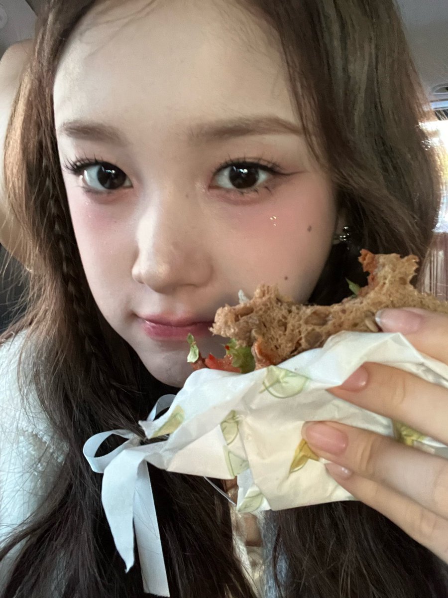 jinger_1113's tweet photo. 음식먹는 재이 너무 귀여워🫳🫶 https://t.co/lTIRM9gL7b