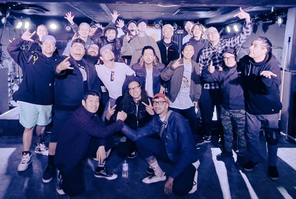 frail_brasscore's tweet photo. 何年経ってもイイライブ・イイ奴らに変わりなかったね。楽しかった！VGSオファーくれてホントありがとう！
EASTBAY兄さん突然のブッキングありがとうございました！#voodooglowskulls #eastbay https://t.co/IUppEUJQpS