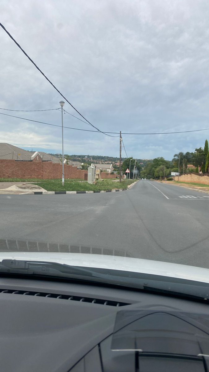 choci_'s tweet photo. @CityPowerJhb Bromhof block 1 has had no power since 4pm yesterday. We simply cannot live like this every time we are loadshed we are without power for more than 24 hours. CP3091603

It was reported that sparks were flying from cnr tin and Kelly. Please assist us! https://t.co/7cWXVFqpqe