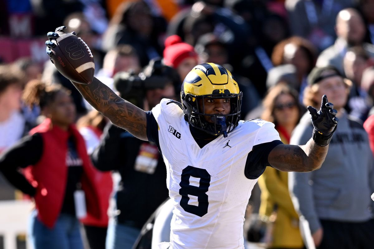 ErrolMarks34's tweet photo. Crazy how #Michigan got their 1,000th win, WITHOUT JIM HARBAUGH‼️😂
#Michigan #MichiganFootball #MICHvsMD #BigTen #College #CollegeFootball #Football #FootballNews #Sports #SportsNews https://t.co/zd0FdX3ztr