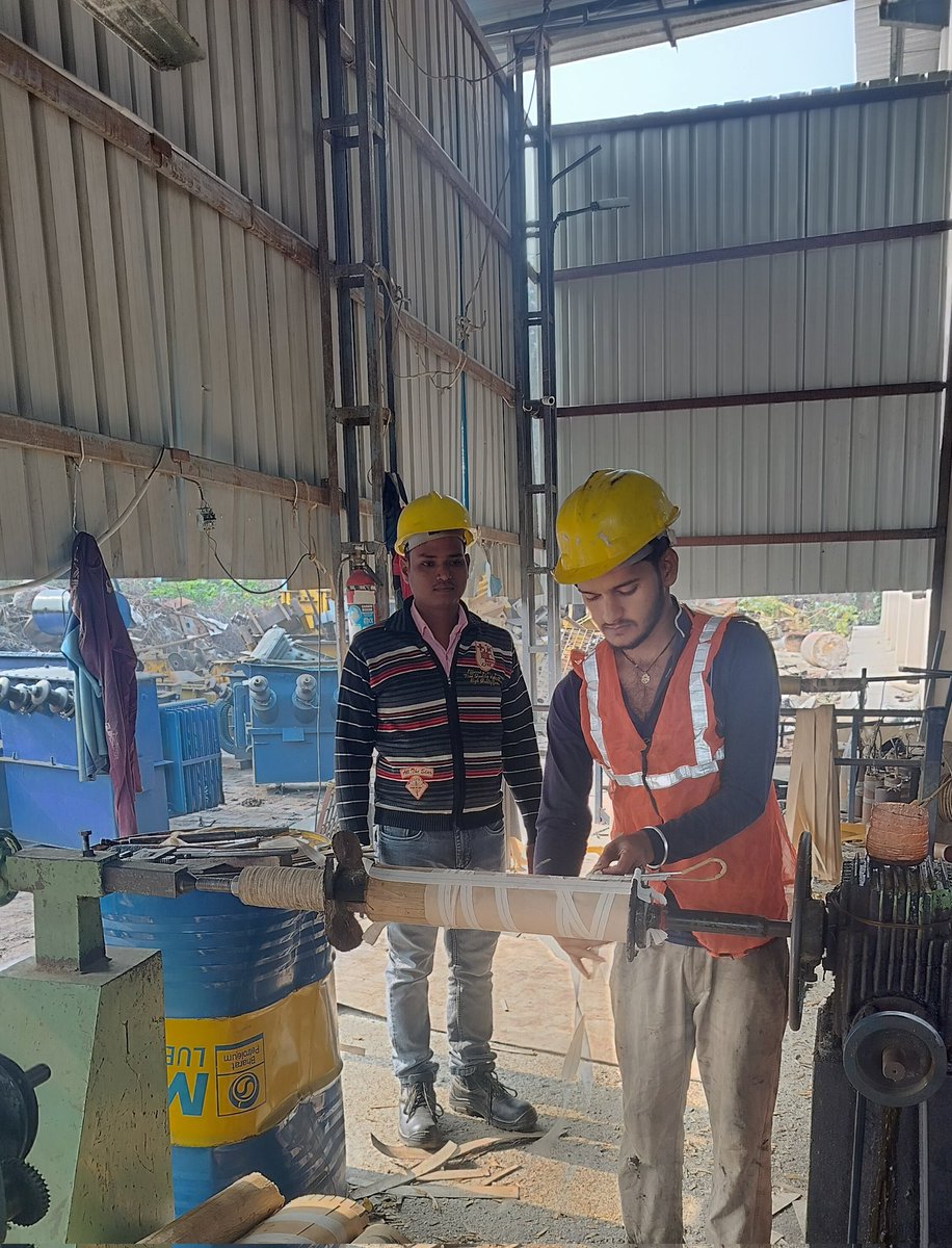 Today repairing work is going on at Etah workshop to provide better services to our consumers.
<a href="/aksharmaBharat/">A K Sharma</a> <a href="/ChiefSecyUP/">S.P. Goyal, Chief Secretary, GoUP</a> <a href="/dvvnlagra/">DVVNL AGRA</a> <a href="/EwdEe58123/">EE EWD ALIGARH</a> <a href="/MDDVVNL/">MD DVVNL AGRA</a>