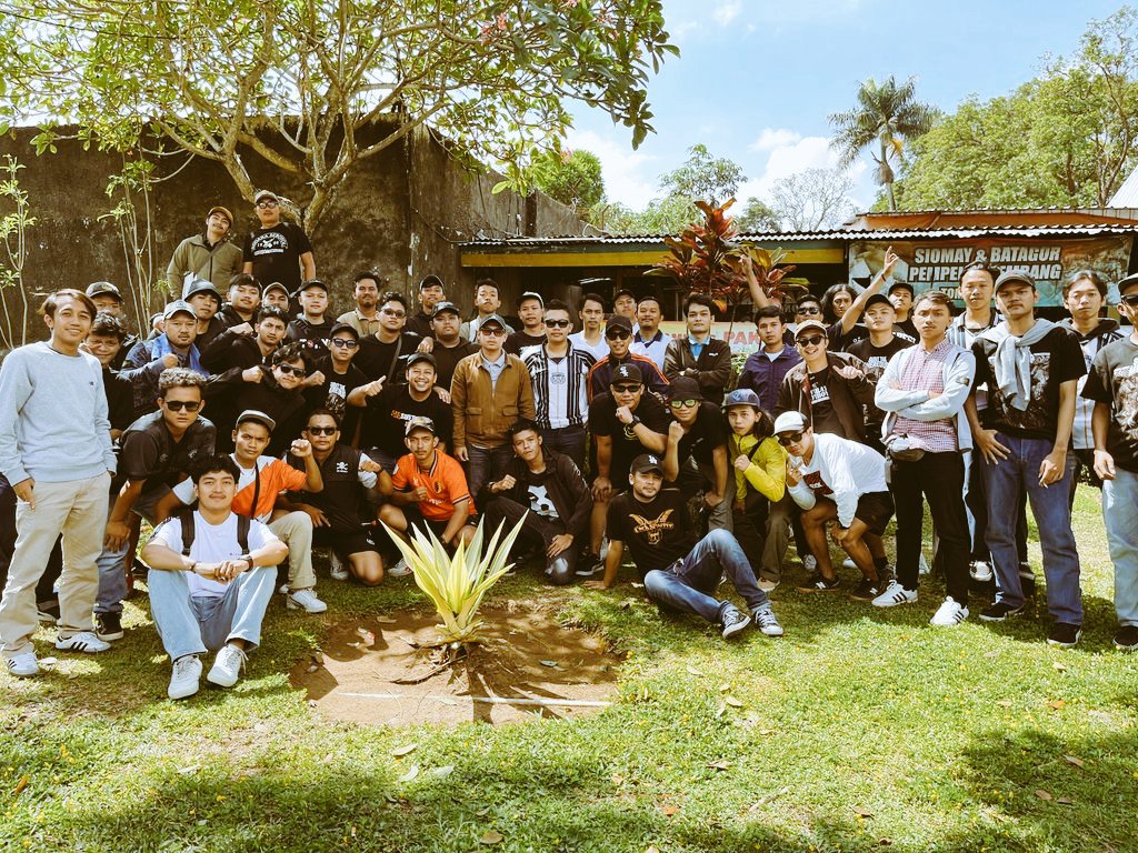 Hallo Karang Anyar ,ijin untuk bertamasya 🙂