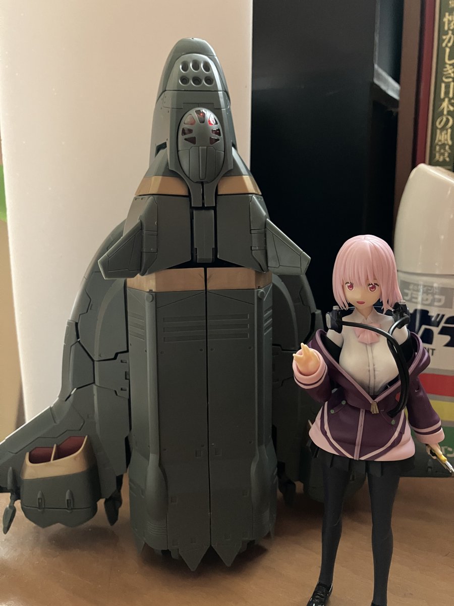 neko_stray's tweet image. モンスター
普通にでかいし重い
でもほぼ設定通りの変形機構
#マクロスモデラーズ 
#VB6
#ケーニッヒモンスター