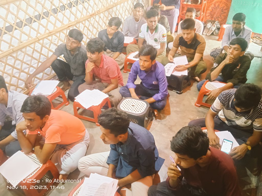 roabdumonaf's tweet photo. In the world largest #Rohingya refugee camp Cox's Bazar in Bangladesh
A Training on Mental health and #Well-being
Stress ,extreme, normal dedium
* Extreme stress can lead to trauma
#well-being is a set that contain Environment relative workplace.
- organise vai Rohingya Youth. https://t.co/dvdbWRzvGO