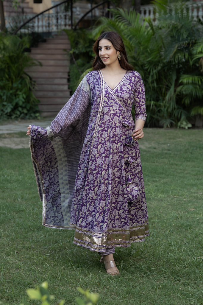 SAJILOJaipur's tweet image. Feeling periwinkle-icious in our PERIWINKLE FLORAL COTTON SUIT SET!💜

SHOP NOW🛍️🛍️

#sajilo_official #cotton #suitsets #cottonsuitsets #ethnicwear #indianwear #onlineshopping #jaipur #pinkcity #weddingwear #womenswear #trending #designssuits #india #shop #giftforher #blockprint