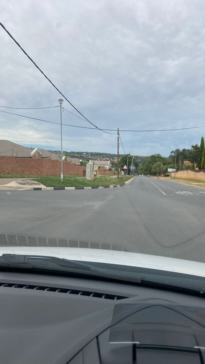 SueLeahy777's tweet photo. @CityPowerJhb There has been now power in Bromhof Randburg now for 16 hours +. This is the third extended outage in one week. There is apparently sparks coming out of a power box corner tin and Kelly roads. Please send team as it could be cause of outage. https://t.co/amMdHYwqtx
