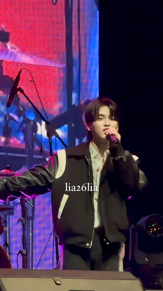 lia26lia's tweet photo. HANDSOME AND HUMBLE BOY 🥰🫶@im_lee__onlee_H
#ONLEEinIndonesia #ONLEExKCD2023 #KCDUI #SEUNGHWAN #ONLEE #LEESEUNGHWAN #이승환 https://t.co/FDkJ0zmIix
