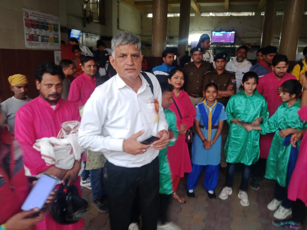 separate_westUP's tweet image. कल मुरादाबाद में @ajaykpanwar जी के नेतृत्व में HNS टीम ने अलग प्रदेश #हरितांचल के लिए विभिन्न कार्यक्रमो के जरिए जन जागरण किया 👈

जो #पश्चिमांचल वासी अपने मोहल्ले, गांव, कस्बे या शहर में जन चेतना के लिए कार्यक्रम कराना चाहता है DM करे 🙏
सबके सहयोग से ही बात बनेगी 🙏