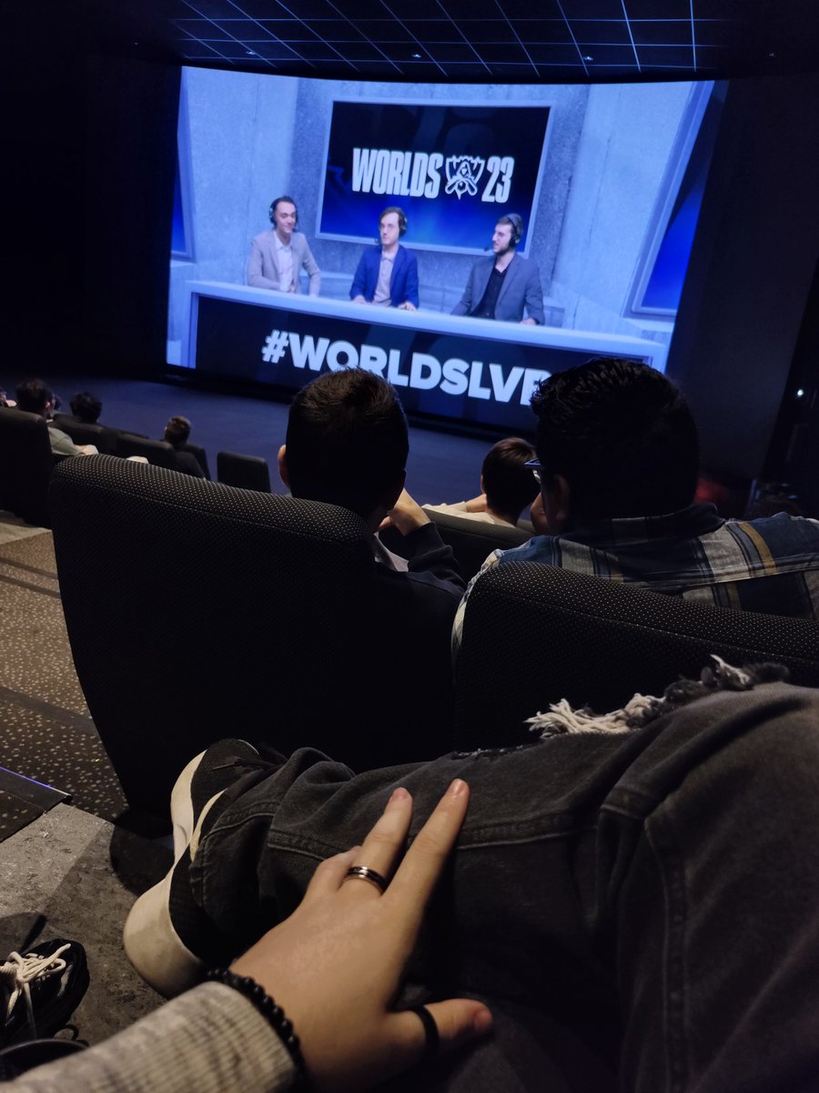 Wisi_lol's tweet photo. @lol_es @Cines_Kinepolis #WorldsCines dale theshy traela a casa xdd https://t.co/fC9iunJM6p