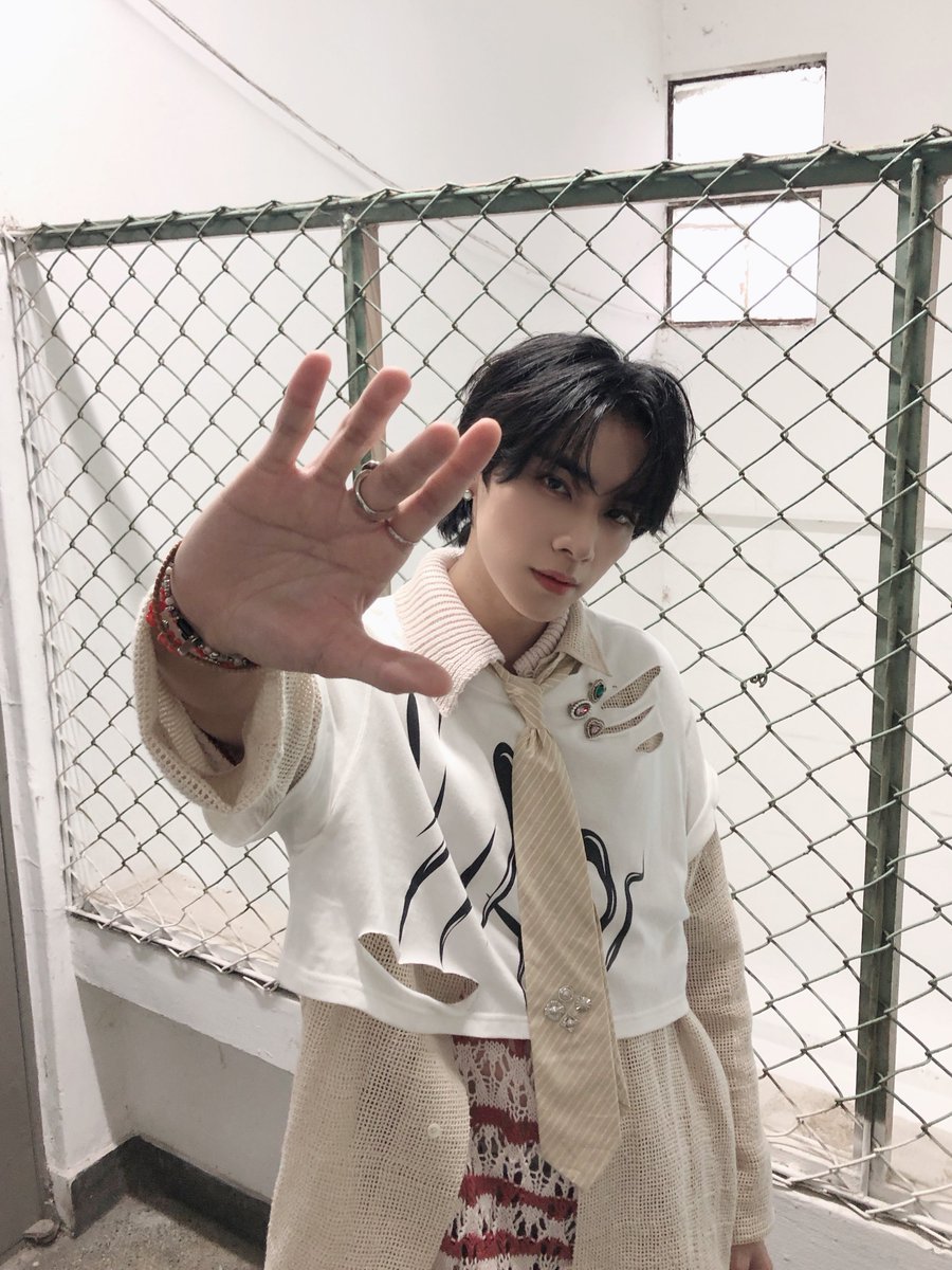 WayV tweet media