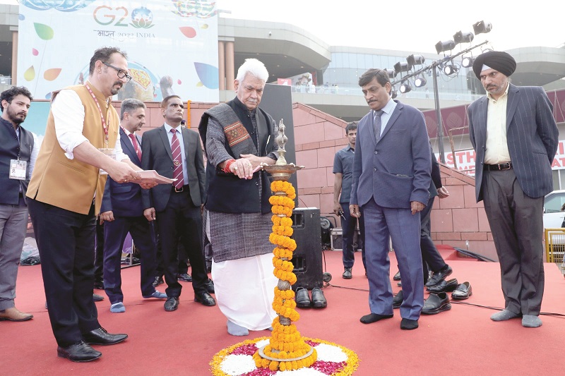 RisingKashmir's tweet photo. #Badalta #JK embodies new #aspirations, #hope for #entrepreneurs: #LG

@OfficeOfLGJandK @diprjk
@manojsinha_

https://t.co/JZMFbSR86H https://t.co/9g0TdBsQFf