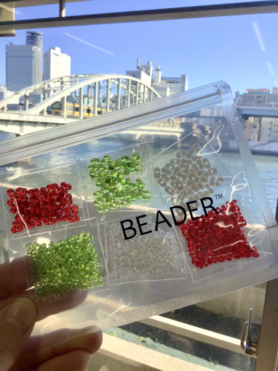 BEADER_staff's tweet photo. ファルファーレのクリスマス限定色トライアルセット
入荷してます🌟

アンキャシェットアウトレットショップは
ただいまMAX90%OFFセール中です‼️

お待ちしております❣️ https://t.co/8REcrMzpfC