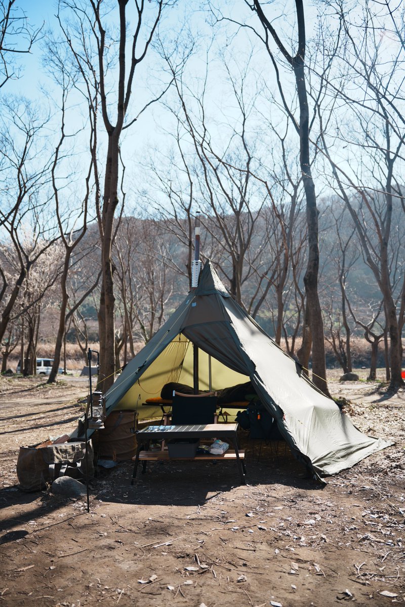 solocamper_'s tweet photo. 約5年ほどキャンプを趣味として楽しんで様々なテントを使ってみて思ったことはやっぱりティピーがすき⛺️
#ティピーテント #サーカスtcdx #テトラ130 #パンダtc #pasvik https://t.co/aobUJW7KhY