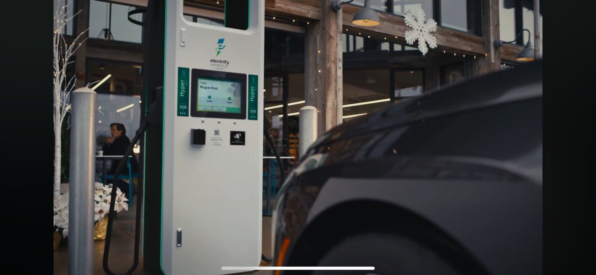 What would be a nice way to tell @BMW that DCFC is not #VIP #parking

@itskyleconner, @tommolog, @RateYourCharge? 

Courtesy - #electric BMW road home #salesevent