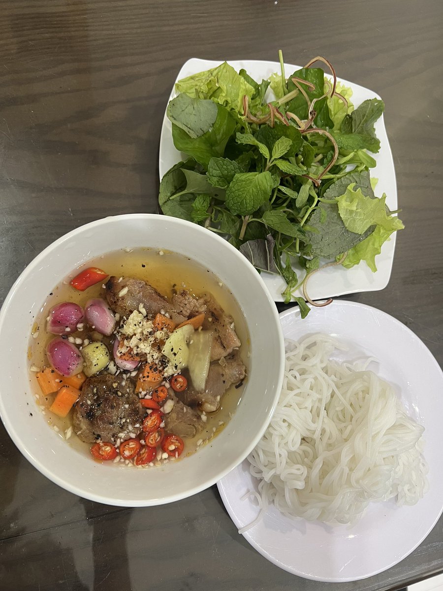 Mời cả nhà dùng bữa trưa!