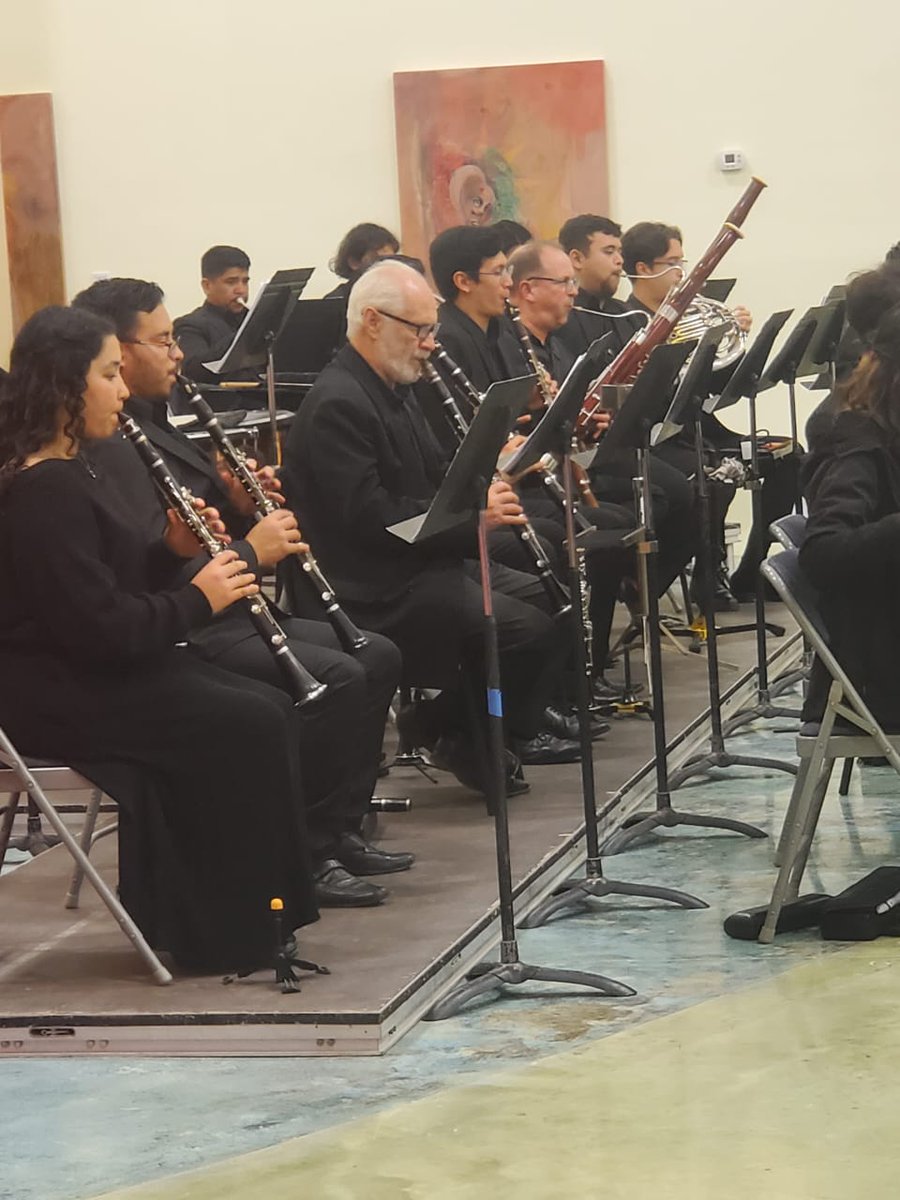 ¡Gracias por acompañarnos son un público espectacular!. Agradecimiento a la máxima casa de estudios UABC y su Fac. de Artes en Ensenada por producir tanto talento de la mano de estos dedicados jóvenes. Gracias a la Secretaría de Cultura de BC por hacernos sentir siempre en casa.