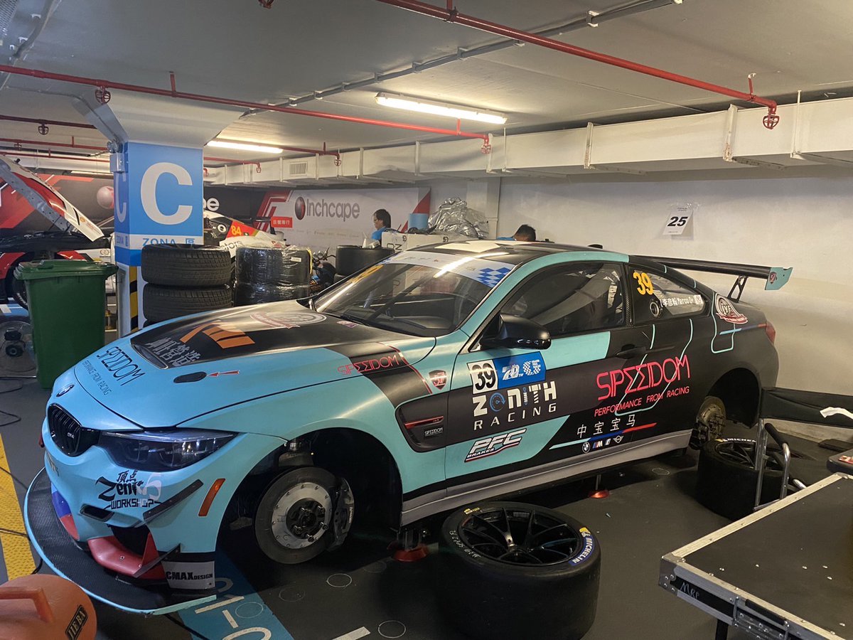 suuper_mame's tweet photo. 友達でお客さんでもあるショーンがTCR マカオ🇲🇴で優勝🏆️㊗️

台湾の取引先もマカオGPに参戦中😻

いつかは行きたい🇲🇴！
来年あたりはお邪魔したい🎶🎶

#shaunthong
#HubAuto
#Speedom https://t.co/u1rTNRsgZ3