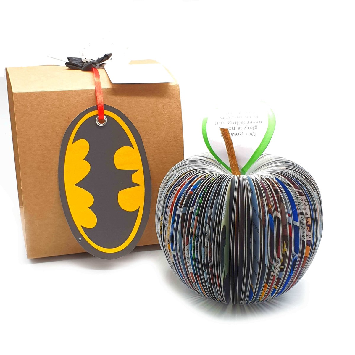 Paperappleco's tweet photo. Comic Book Gift for him - Superhero Gift - Anniversary Gift for man -  Comic Art - superhero gift - father’s day gift - Dad gift - https://t.co/g6N3tXEna2 #EpiconEtsy #WomaninBiz #MHHSBD #Handmade #CreatonCrafts #DcComicArt https://t.co/Keq6eOipzX