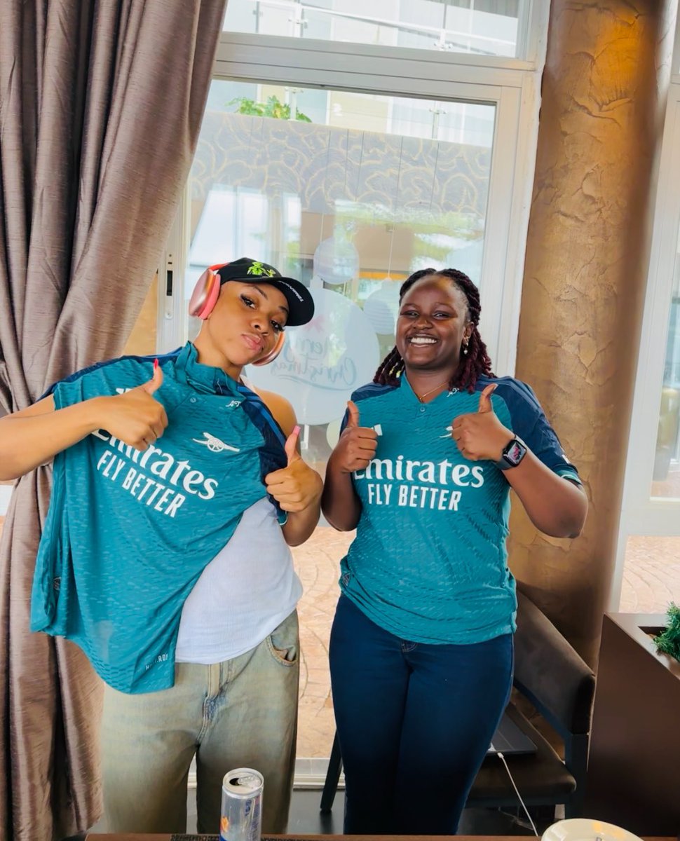 vargo_sports_ug's tweet photo. FAVE 🇳🇬 ❌ VARGO 🇺🇬
CEO vibes met Captivating musical beats🎶 ,
Crafting a symphony of Sportswear Excellence 🏆
Grateful to learn from the best @faveszn 💝
#Gameelevated 💯
#BlackNovember 🛒 https://t.co/1y1MfppbC0