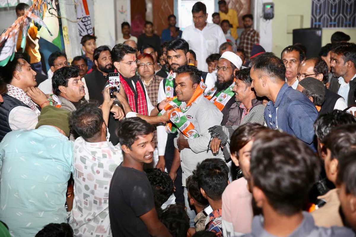 SachinPilot's tweet photo. देर रात टोंक में प्रचार। https://t.co/R7fskEozXK
