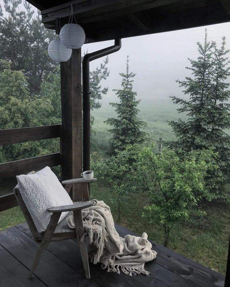 Ömür dediğin bugün var.
Yarın diye geçen her gün ihtimal.
Sevgiyle,
G ü n a y d ı n 💜