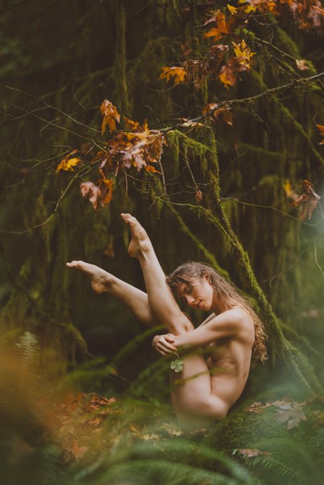 Autumn is the shortest season, and I do hate that.  But this shoot with @PoppySeedDancer happened right
