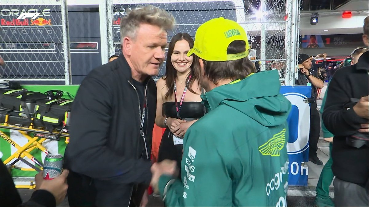 F1's tweet photo. A pre-race good luck handshake from Gordon Ramsey to Fernando Alonso 🤝

#LasVegasGP #F1 @GordonRamsay https://t.co/nXDXqTjHQ7