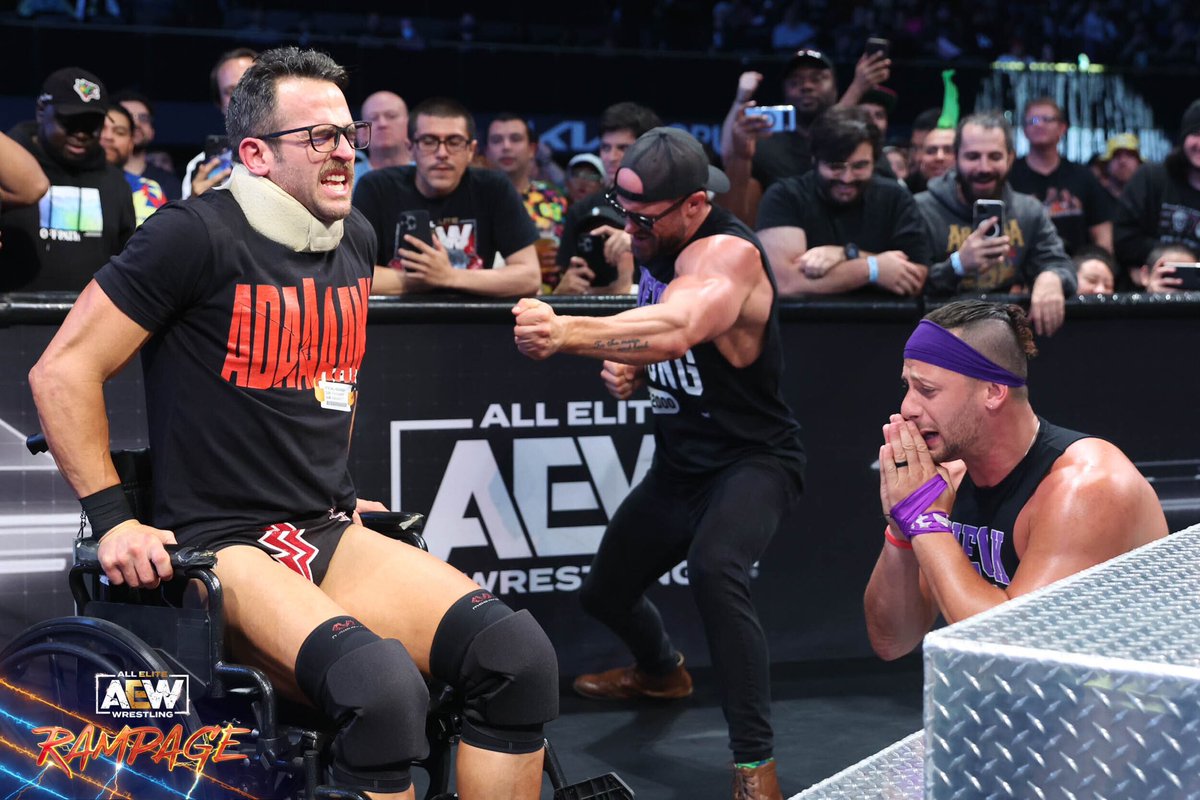 RealMikeBennett's tweet photo. Bravery #NeckStrong https://t.co/AMsI0meKsm