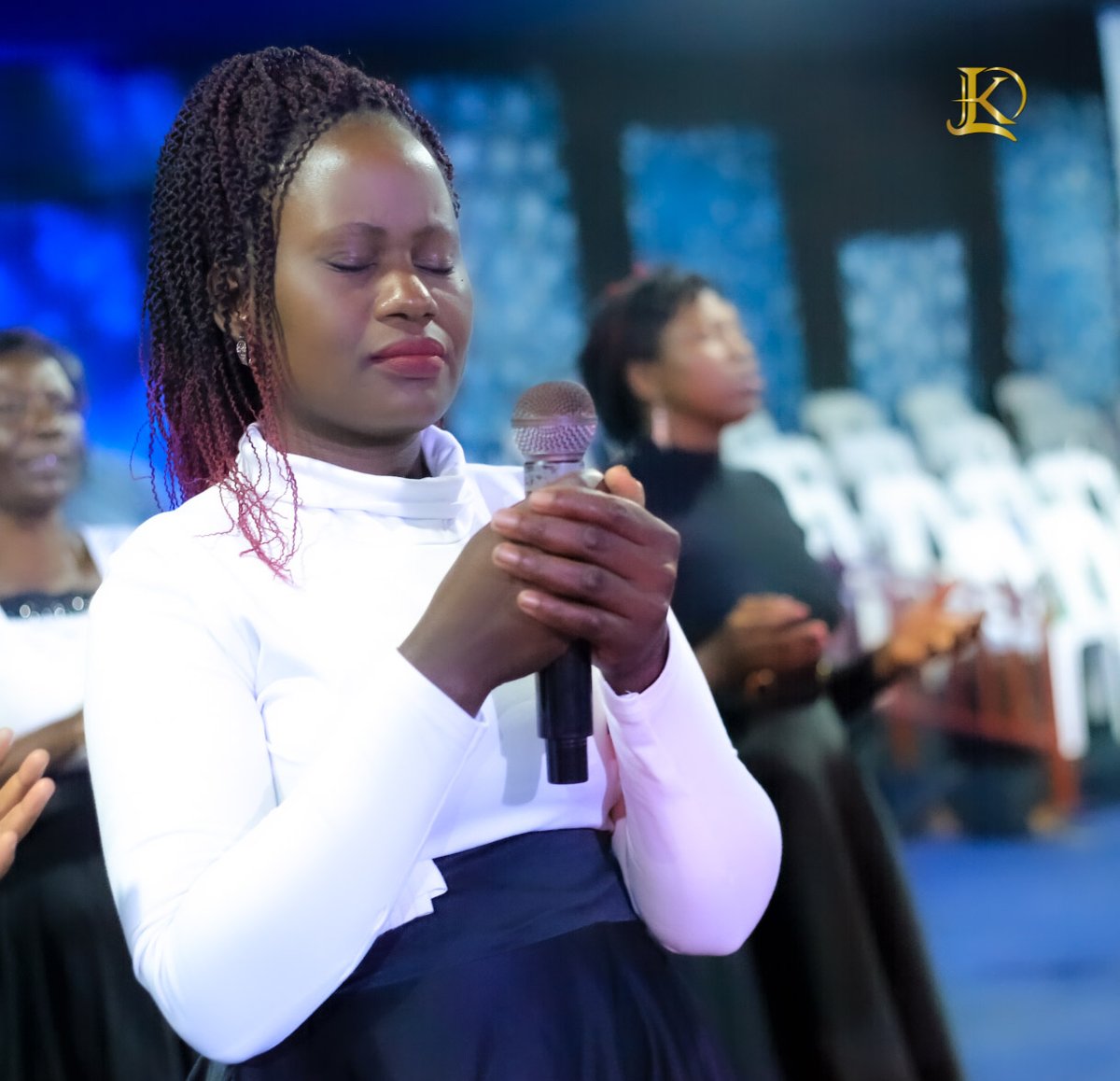 kl_dickson's tweet photo. What a mighty God we serve,
Angels bow before Him,
Heaven and earth adore Him,
What a mighty God we serve!
#FaithInGod
#AppointmentWithGod
#YearOfGodsGoodness https://t.co/S2vbrcx1Qr