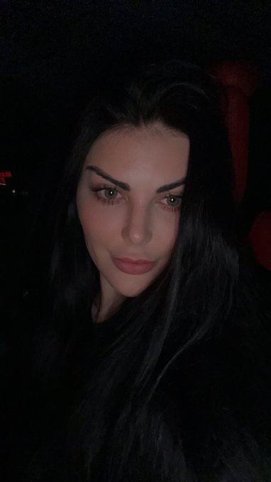 it&rsquo;s the front flash no filter for me 🤝🏼 https://t.co/8qYZinrSvi