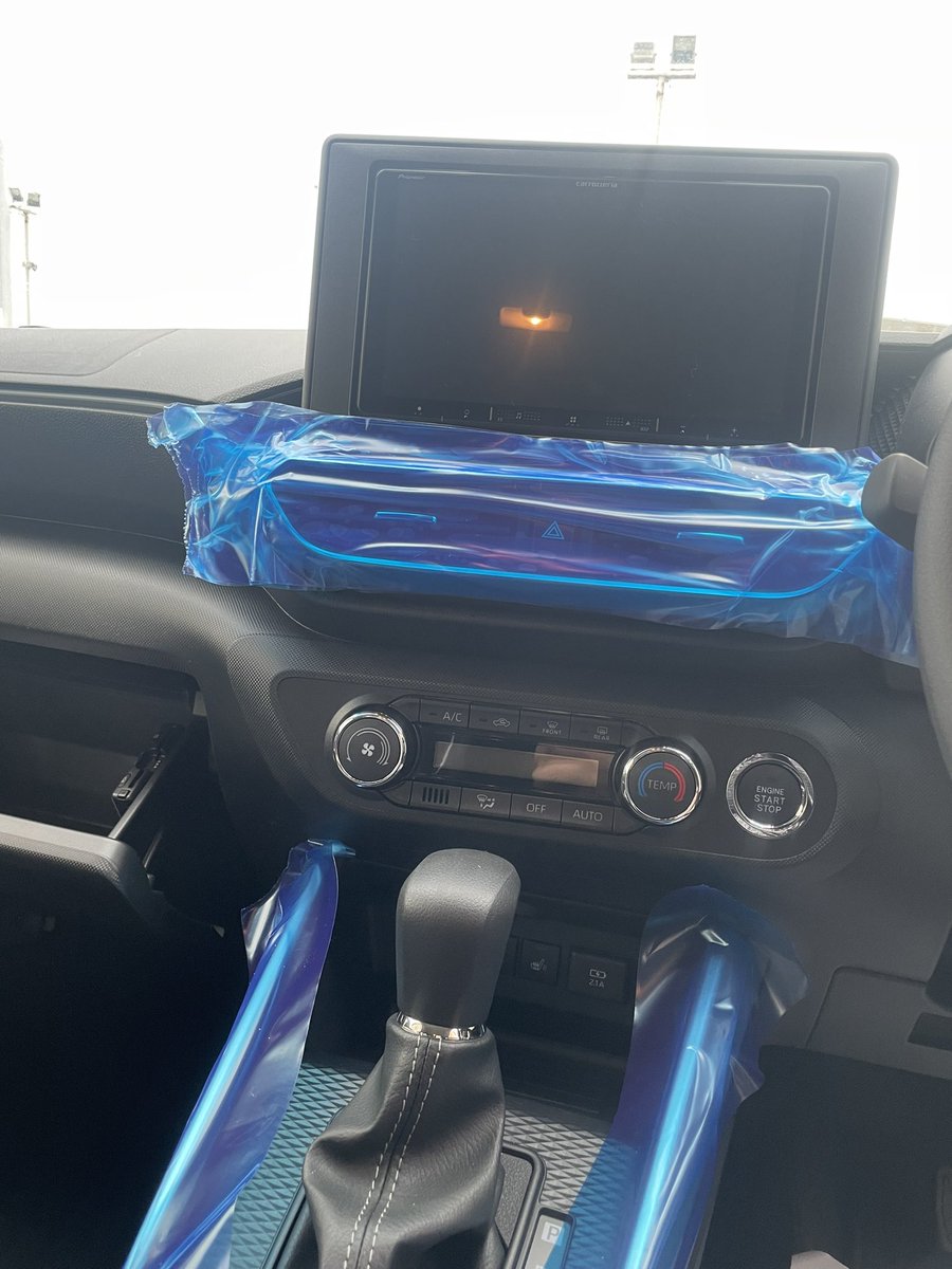 k_maruzen's tweet image. #TOYOTA #RAIZE 新車です✨
シンプルでクールな見た目と広々空間❕❕
男女ともに人気のsuv車となっております😊
かっこいい〜✨✨
#カーテラス金沢本店　
#新車