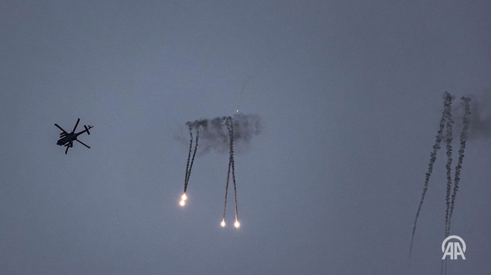 anadoluagency's tweet photo. Israeli helicopter opened fire on Israelis in festival during Hamas attack on Oct. 7, the Haaretz newspaper reveals a report, based on Israel's security assessment https://t.co/99CqsRLfxk https://t.co/Fqgap5srBZ