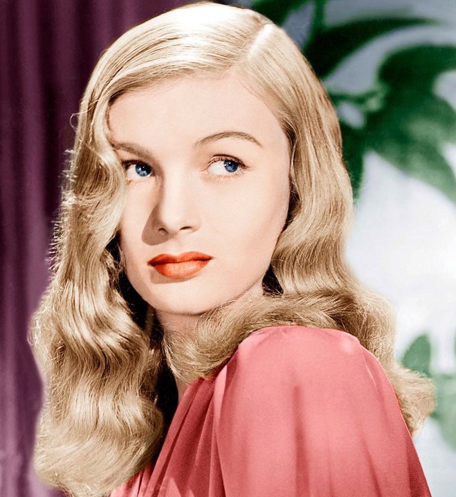 ‘LA DIVA DEL PEEK-A-BOO’.

Veronica Lake encarna la muñeca rota de Hollywood. La estrella más deseada del film noir. Indomable. Irascible. Un mito del cine, a pesar de no ser la mejor actriz. Dueña del peinado más copiado. Su cabello llegó a ser un asunto de Estado.

[Abro hilo]