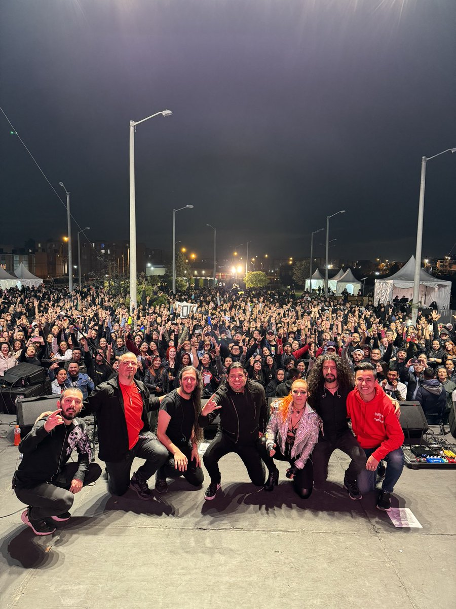 krakenTitanOfi's tweet photo. Gracias a todos los que nos acompañaron esta noche en #SuaRock2023 en #Suacha a la @mesaderocksoacha @alcaldia_soacha a todo el personal de logística, sonido y backline.
Fue una hermosa noche. Esperamos volver pronto. https://t.co/deWa10Ik1b