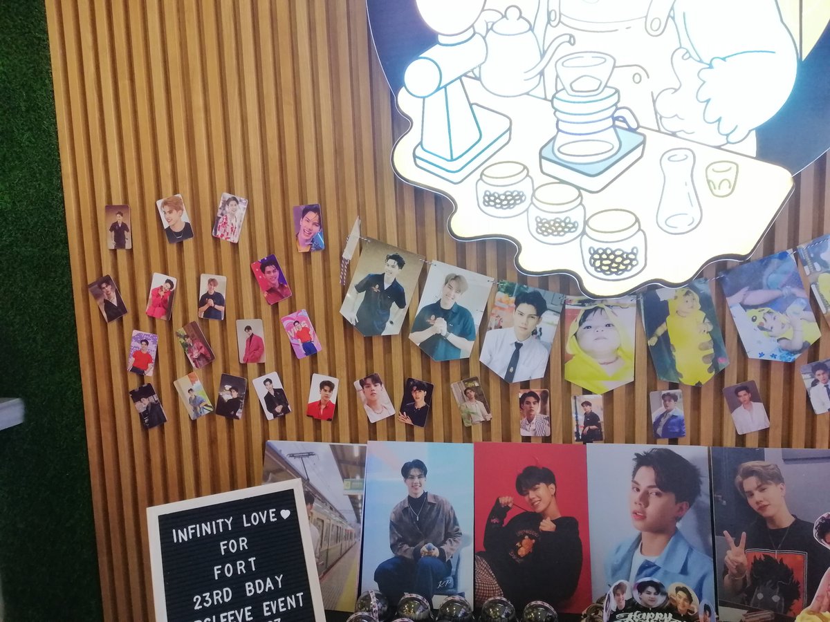 luvfortpeach's tweet photo. I'm so touch for the warm support of filo #ComeFortZon #BabyFeat Celebrating your birthday @fort_fts here in Philippines. Mahal ka namin 💖 
#InfinityLoveforFort #FortFTS https://t.co/1O71GVEWw7