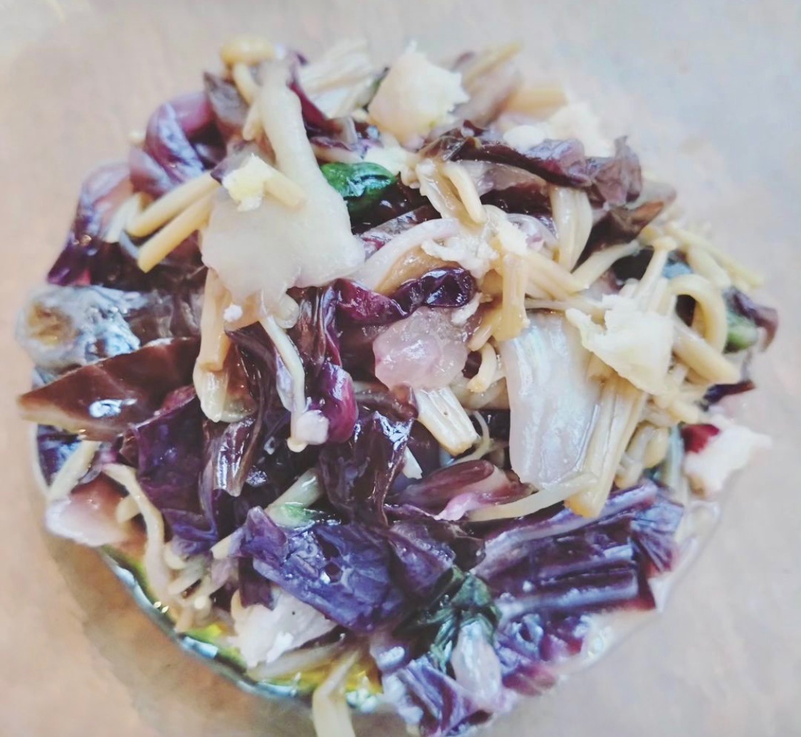 minoriminoru_pj's tweet photo. イタリア野菜の #ラディッキオ ご存知ですか❓

シャキシャキ食感とほろ苦さが特長🥬💜なめ茸に蔵王ゴーダチーズ🧀、ブラックペッパー、オリーブオイルを和えた一品を、平日ランチのサラダビュッフェで提供中🌈
📍グリルみのるエスパル仙台

#みのりみのる #国産食材のカフェ・レストラン #東北 #宮城 https://t.co/7xgyAFLWQV