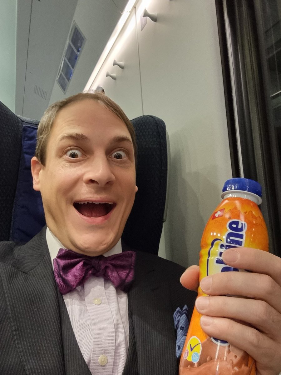 hashtang__'s tweet image. The FUN never stops!
Will I make it to Italy? No one knows!
I have my Swiss drink to keep me company!

#GoLab2023