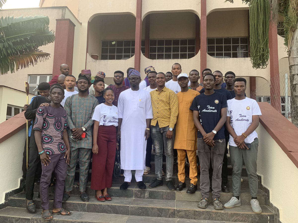 DmainmanOFFUTA's tweet photo. FUTASU OFFICIALS WITH THE MINISTER FOR STATE YOUTH FGN✊🏻. Happy Sunday to all Nigerians
#FGN
#FUTAkure https://t.co/YJIavLhowy
