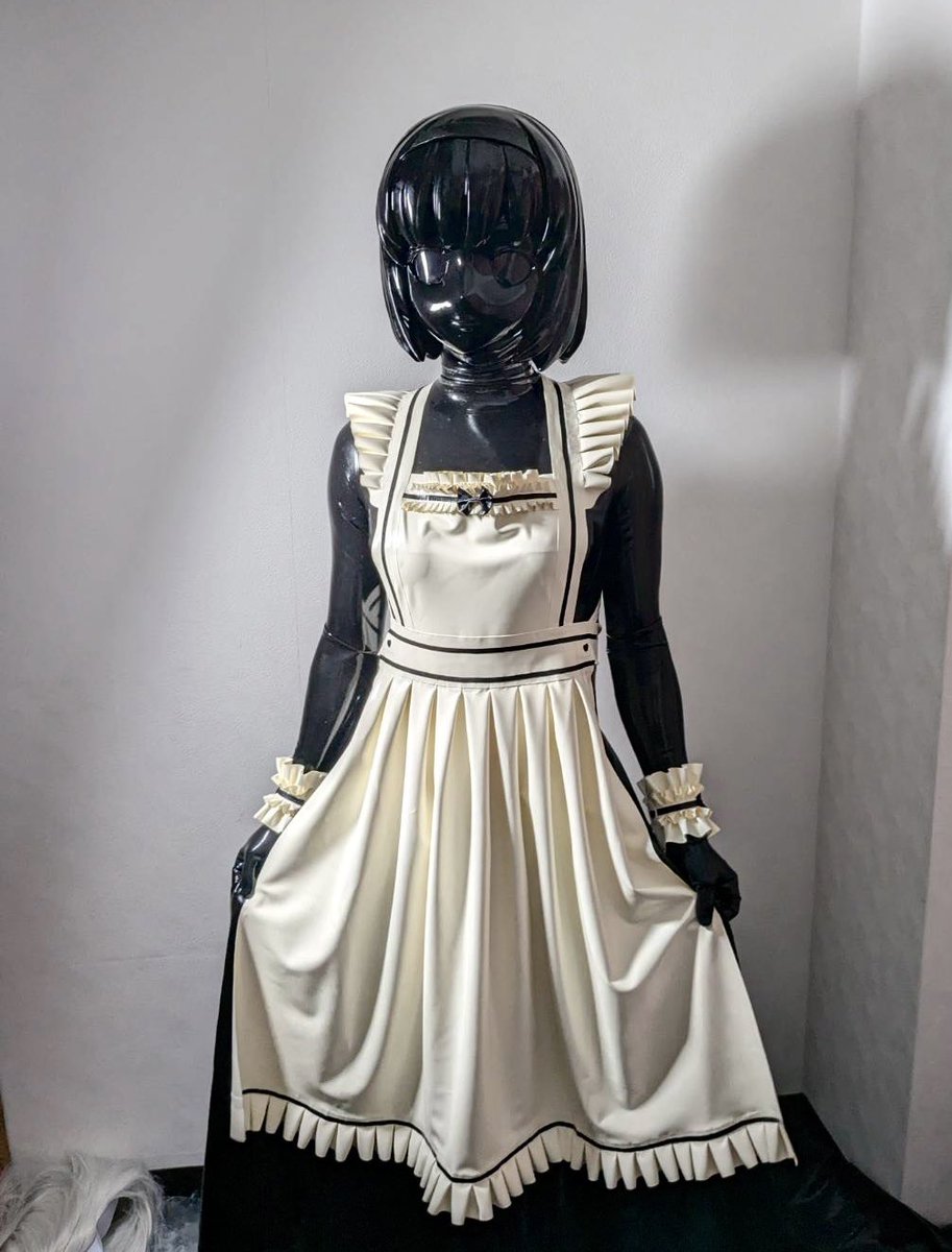 ということで!
ロングスカートに合わせて
作ってもらった<a href="/L_Lina_momo/">♛ L i n a " ﾘｰﾅ "【公式】</a> さん
のエプロンです。
かわええですわぁ…