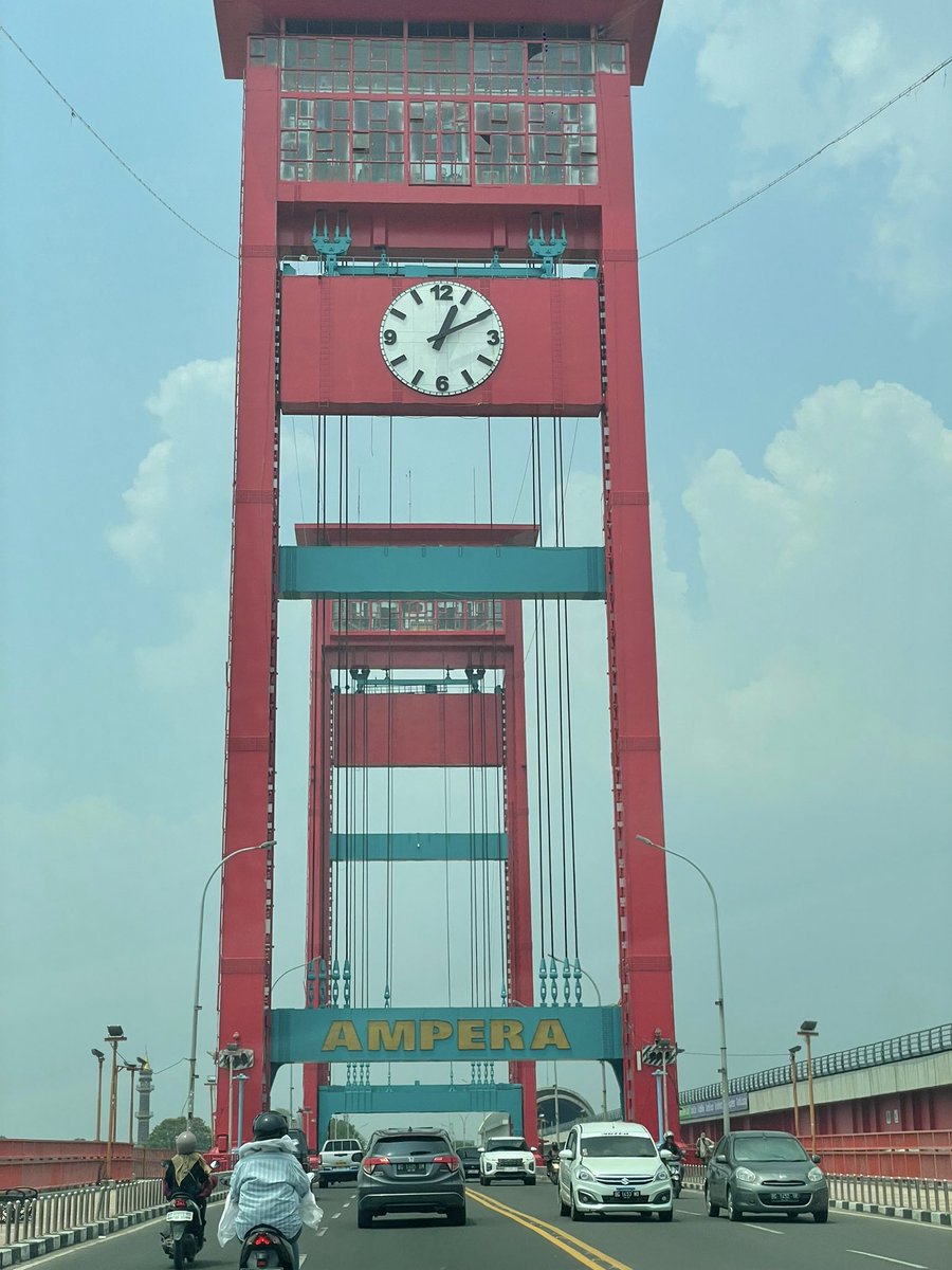 Jemma__RO's tweet photo. Another wonderful trip to #Palembang eating too much laksan, burgo, and pempek (while Gordon Ramsey watched). Finished with a drive over the Ampera bridge! The Golden Gate Bridge could never. https://t.co/JhZKOGsQGT