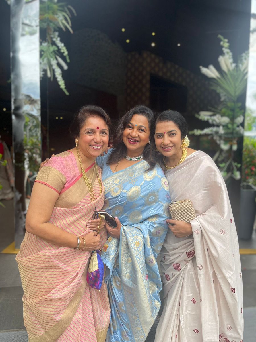 realradikaa's tweet photo. Celebrating @KarthikaNair9 and Rohit wedding in Trivandrum , with our #radha and family, @KChiruTweets @revathitweets @@hasinimani  @UngalKBhagyaraj and Poornima https://t.co/qMEyENy59c