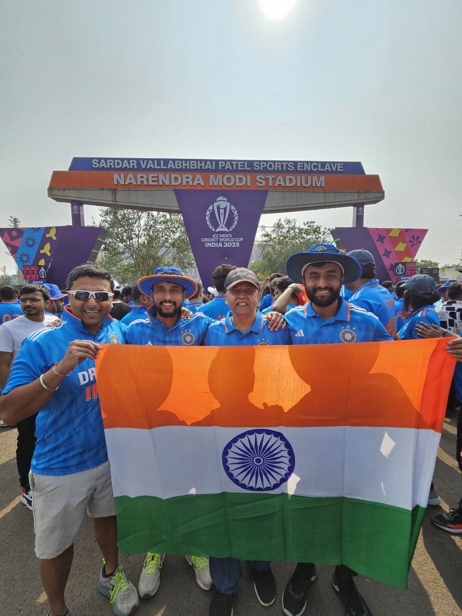 aniket_rali's tweet photo. Time to cheer on the #MenInBlue!!
#CricketWorldCup2023 #INDvsAUSfinal #BleedingBlue #LetsGoIndia #Ahmedabad https://t.co/jEk6t4Qoid