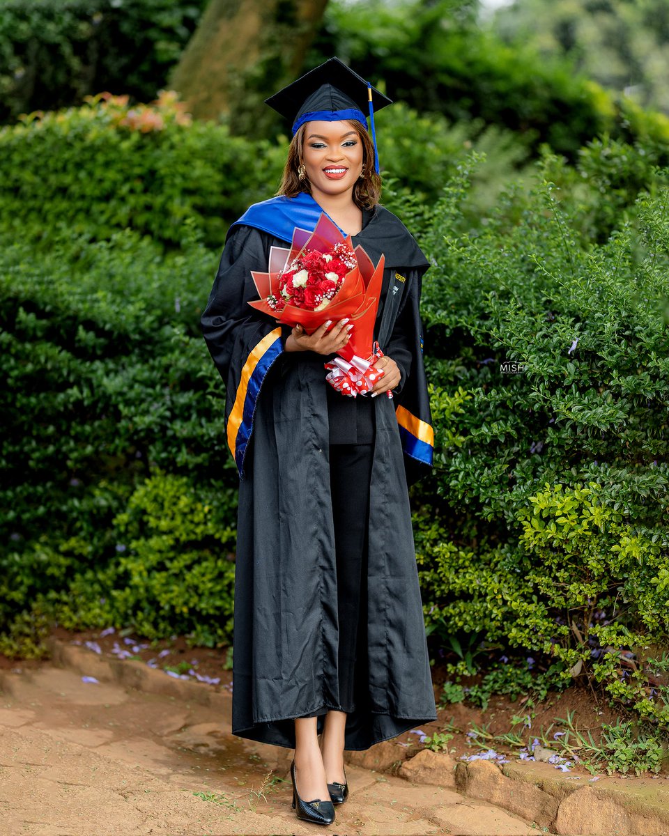 RachelHakim10's tweet photo. 17/11/23 a day to remember in history, finally a degree holder in Business Administration (HR) https://t.co/UMPNO4KY56