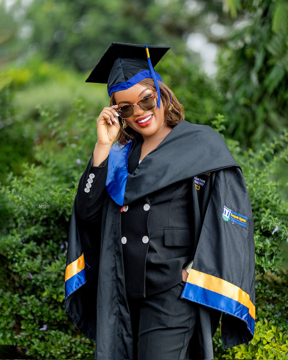 RachelHakim10's tweet photo. 17/11/23 a day to remember in history, finally a degree holder in Business Administration (HR) https://t.co/UMPNO4KY56